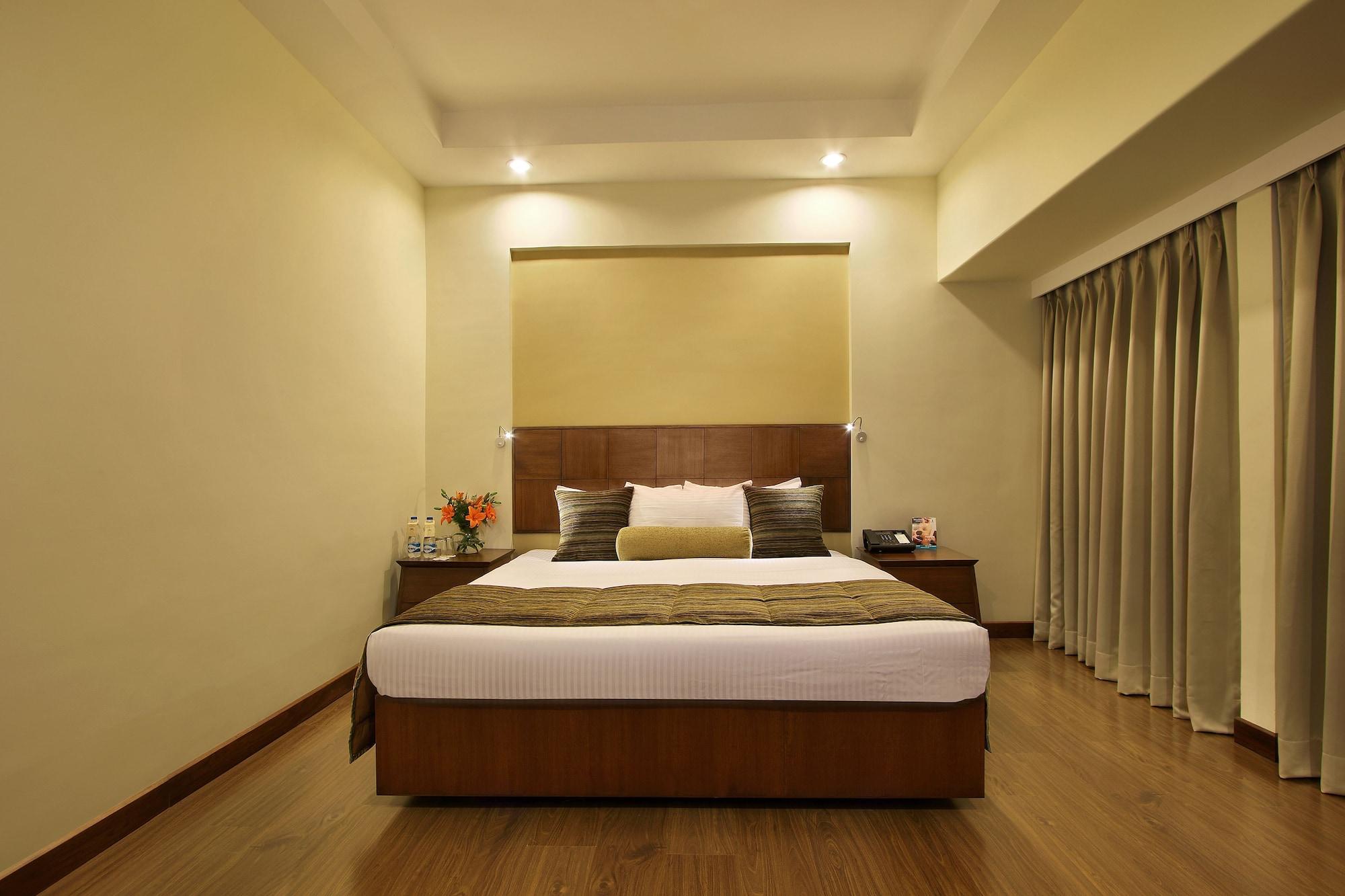 Hotel Express Towers Vadodara Exterior foto