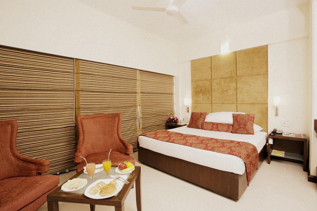 Hotel Express Towers Vadodara Exterior foto