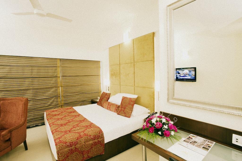 Hotel Express Towers Vadodara Exterior foto